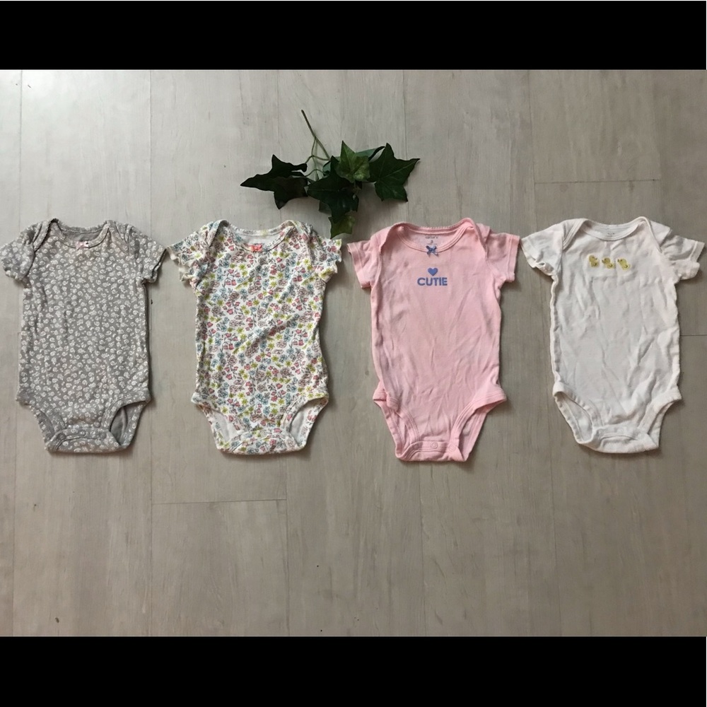 Carter’s onesies (4)